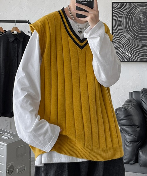 KOR（ケーオーアール）の「トラディショナル ストライプ Vネック リブニットベスト（ベスト・メンズ・ホワイト/グレー/マスタード・XL/M/2XL/L）」の6枚目の写真