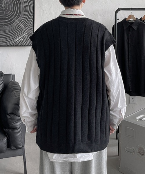 KOR（ケーオーアール）の「トラディショナル ストライプ Vネック リブニットベスト（ベスト・メンズ・ホワイト/グレー/マスタード・XL/M/2XL/L）」の12枚目の写真