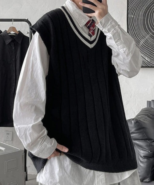 KOR（ケーオーアール）の「トラディショナル ストライプ Vネック リブニットベスト（ベスト・メンズ・ホワイト/グレー/マスタード・XL/M/2XL/L）」の10枚目の写真