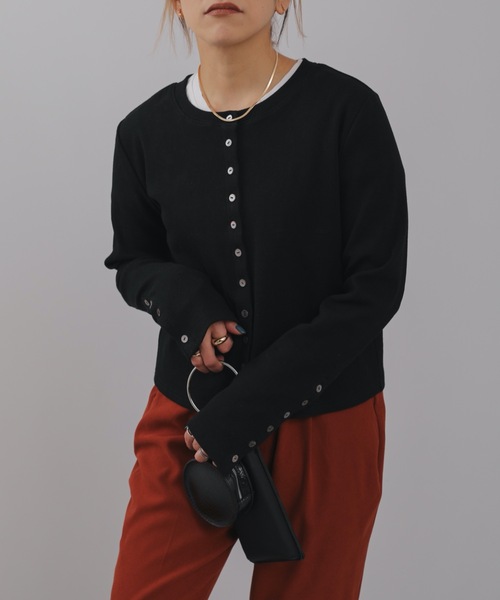 ap retro（アプレトロ）の「ヘビーウエイトリブボタンショート丈カーディガン（カーディガン/ボレロ・レディース・ブラック/アイボリー/グリーン・FREE）」の5枚目の写真