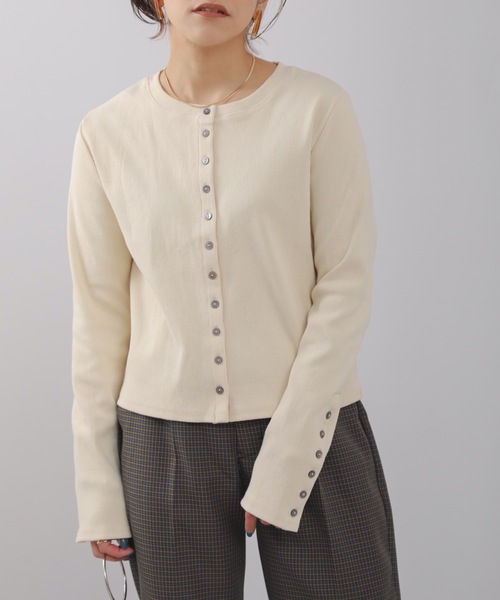 ap retro（アプレトロ）の「ヘビーウエイトリブボタンショート丈カーディガン（カーディガン/ボレロ・レディース・ブラック/アイボリー/グリーン・FREE）」の21枚目の写真