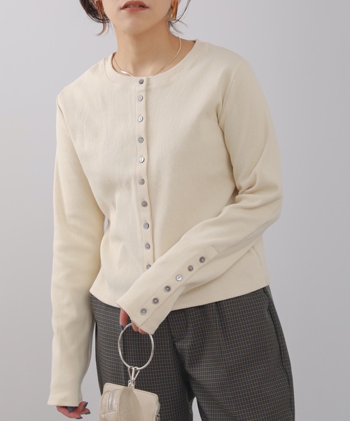 ap retro（アプレトロ）の「ヘビーウエイトリブボタンショート丈カーディガン（カーディガン/ボレロ・レディース・ブラック/アイボリー/グリーン・FREE）」の22枚目の写真