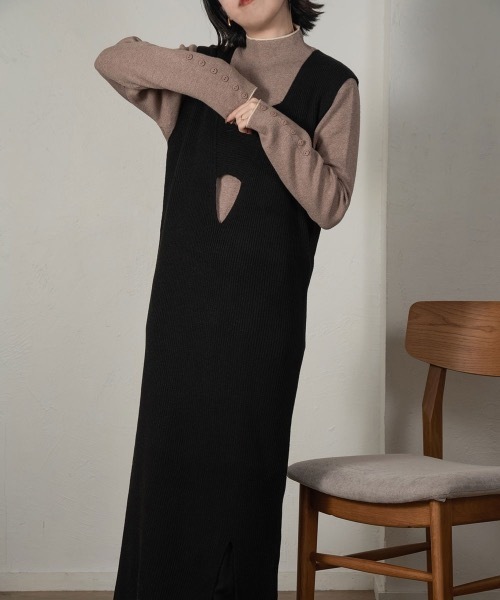 lawgy(ラウジー)の「bi color sleeve button knit(ニット/セーター・レディース・ブラック/ベージュ/ブラウン・FREE)」の6枚目の写真