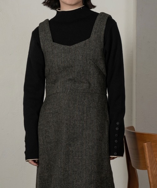 lawgy(ラウジー)の「bi color sleeve button knit(ニット/セーター・レディース・ブラック/ベージュ/ブラウン・FREE)」の17枚目の写真