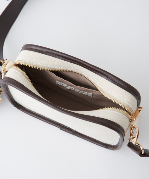 natural couture(ナチュラルクチュール)の「バイカラーショルダーバッグ(ショルダーバッグ・レディース・ブラック/ブラウン/アイボリー・FREE)」の9枚目の写真