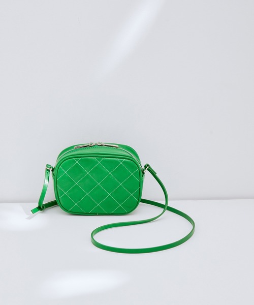 ADAM ET ROPE'（アダムエロペ）の「キルティングミニショルダーバッグ（ショルダーバッグ・レディース・ブラック/オフホワイト/グリーン・FREE）」の3枚目の写真