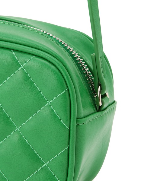 ADAM ET ROPE'（アダムエロペ）の「キルティングミニショルダーバッグ（ショルダーバッグ・レディース・ブラック/オフホワイト/グリーン・FREE）」の15枚目の写真