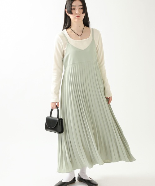 ALAND(エーランド)の「3.3Field Trip/プリーツノースリーブワンピース 2275880(ワンピース・レディース・ブラック/グリーン/ラベンダー・FREE)」の1枚目の写真