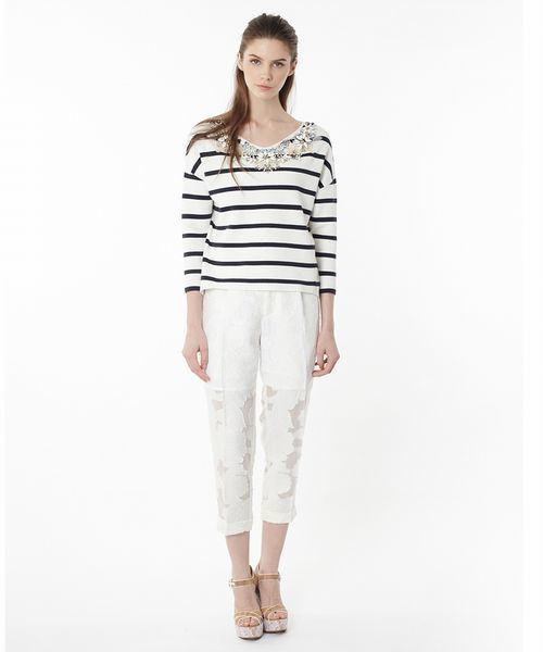 GRACE CONTINENTAL(グレースコンチネンタル)の「ビジューニットトップ(ニット/セーター・レディース・ホワイト/ブラック/イエロー・36)」の12枚目の写真