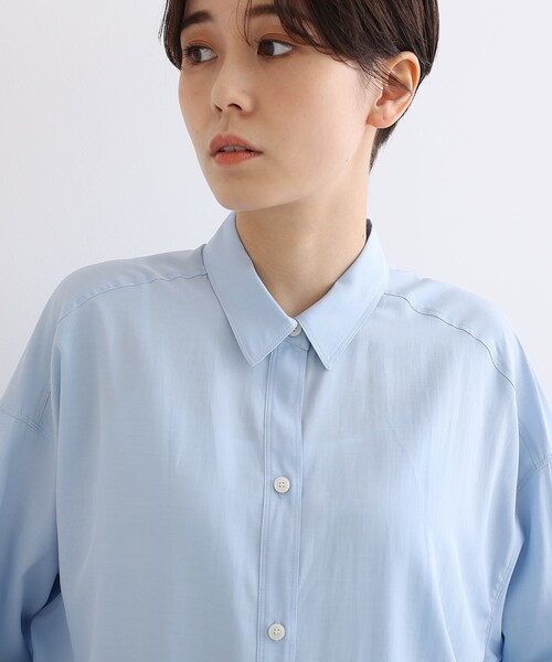 INDIVI（インディヴィ）の「【ビタミンE配合素材〈再生繊維(セルロース)〉/UVケア】セミオーバーブラウス（シャツ/ブラウス・レディース・ブラック/サックスブルー/ホワイト・38）」の8枚目の写真