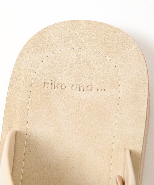niko and...（ニコアンド）の「オリジナル差し込みトングサンダル【WEB・大型店限定カラー有り】（サンダル・レディース・ブラック/レッド/アイボリー/ライトグリーン/ゴールド/その他1・SMALL/MEDIUM/LARGE）」の16枚目の写真