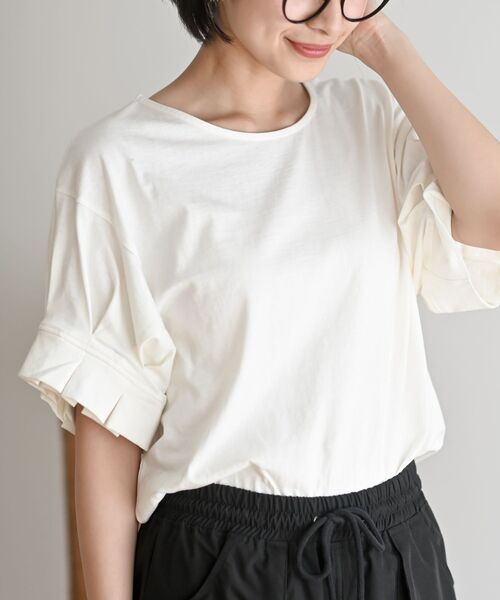 rps(アールピーエス)の「タックスリーブTシャツ(Tシャツ/カットソー・レディース・チャコールグレー/ブラック/オフホワイト/グレイッシュベージュ/グリーン・M/フリー)」の1枚目の写真