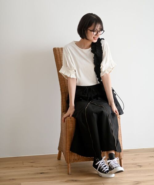 rps(アールピーエス)の「タックスリーブTシャツ(Tシャツ/カットソー・レディース・チャコールグレー/ブラック/オフホワイト/グレイッシュベージュ/グリーン・M/フリー)」の18枚目の写真