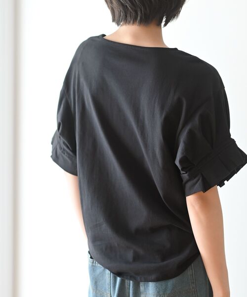 rps(アールピーエス)の「タックスリーブTシャツ(Tシャツ/カットソー・レディース・チャコールグレー/ブラック/オフホワイト/グレイッシュベージュ/グリーン・M/フリー)」の8枚目の写真