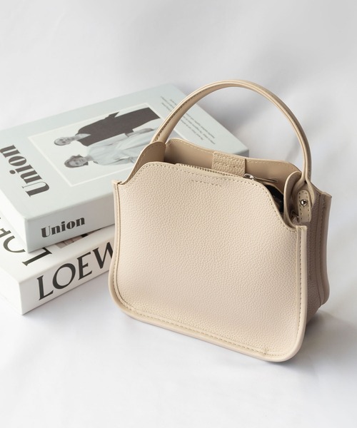 me+em select（ミームセレクト）の「【 2 way ショルダーストラップ付属 】フェイクレザーモダンスクエアワンハンドルバッグ（ハンドバッグ・レディース・モカ/ベージュ/ブラウン/ブラック・FREE）」の19枚目の写真