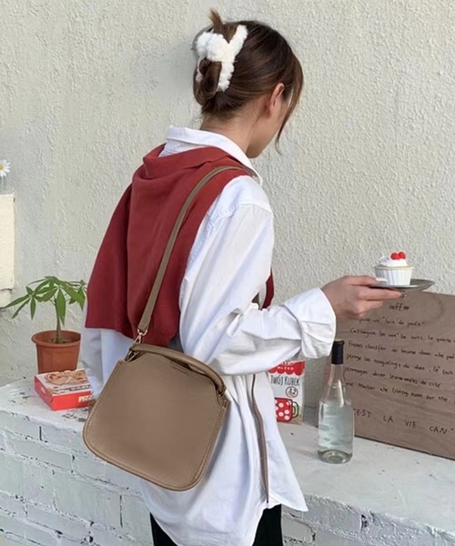 me+em select（ミームセレクト）の「【 2 way ショルダーストラップ付属 】フェイクレザーモダンスクエアワンハンドルバッグ（ハンドバッグ・レディース・モカ/ベージュ/ブラウン/ブラック・FREE）」の11枚目の写真