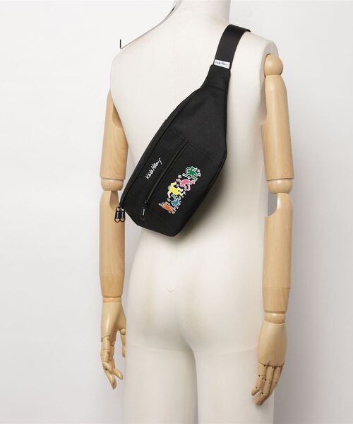 Keith Haring(キース・ヘリング)の「【Keith Haring】アートプリント ミニウエストサコッシュ KHB-KH2011 ※(ボディバッグ/ウエストポーチ・レディース・ブラック・FREE)」の6枚目の写真