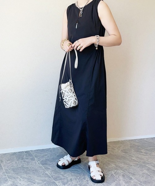 Emma Taylor（エマテイラー）の「サイドギャザーロングフレアワンピース（ワンピース・レディース・ブラック/サックスブルー/イエロー/オレンジ・FREE）」の8枚目の写真