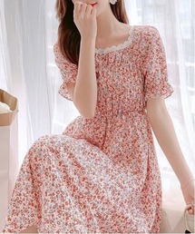 gossip！ロサンゼルス（ゴシップロサンゼルス）の「スクエアネック・フラワーワンピース（ワンピース・レディース）」
