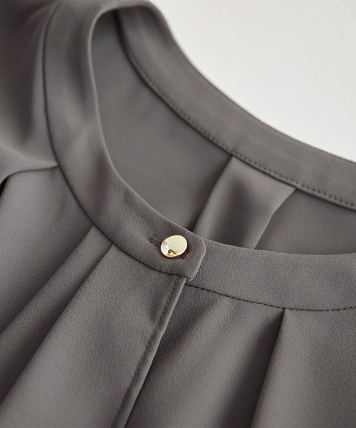 ROPE' PICNIC（ロペピクニック）の「【WEB限定カラー:ベージュ,ピンク】ボウタイフウタックハーフスリーブ（シャツ/ブラウス・レディース・チャコールグレー/ホワイト/ベージュ/ネイビー/ラベンダー/ピンク・38）」の8枚目の写真