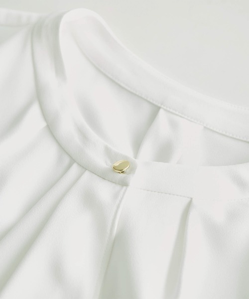 ROPE' PICNIC（ロペピクニック）の「【WEB限定カラー:ベージュ,ピンク】ボウタイフウタックハーフスリーブ（シャツ/ブラウス・レディース・チャコールグレー/ホワイト/ベージュ/ネイビー/ラベンダー/ピンク・38）」の12枚目の写真