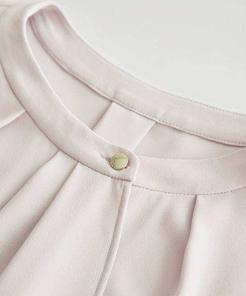ROPE' PICNIC（ロペピクニック）の「【WEB限定カラー:ベージュ,ピンク】ボウタイフウタックハーフスリーブ（シャツ/ブラウス・レディース・チャコールグレー/ホワイト/ベージュ/ネイビー/ラベンダー/ピンク・38）」の15枚目の写真