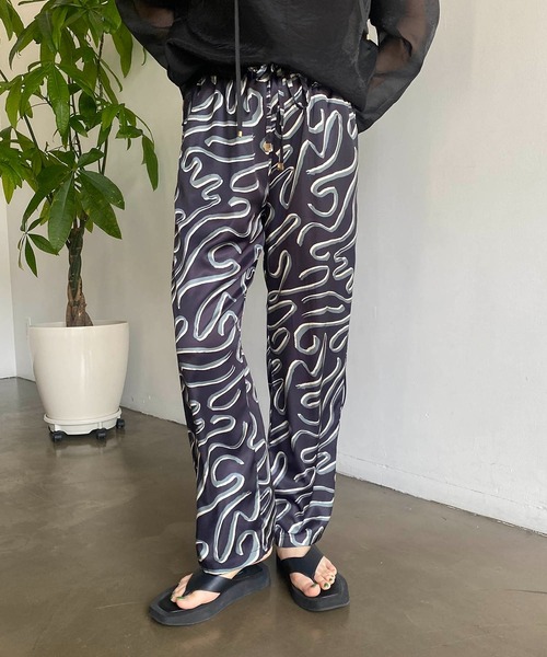 CAPRICIEUX LE'MAGE（カプリシューレマージュ）の「ART柄イージーパンツ（その他パンツ・レディース・ブラック/グリーン・FREE）」の2枚目の写真