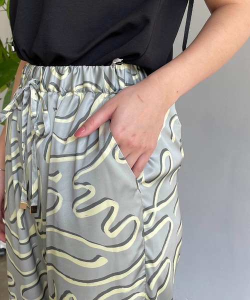 CAPRICIEUX LE'MAGE（カプリシューレマージュ）の「ART柄イージーパンツ（その他パンツ・レディース・ブラック/グリーン・FREE）」の22枚目の写真