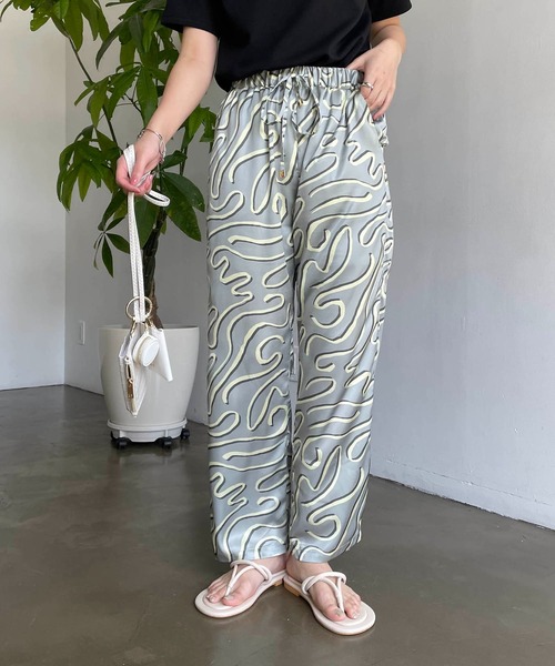 CAPRICIEUX LE'MAGE（カプリシューレマージュ）の「ART柄イージーパンツ（その他パンツ・レディース・ブラック/グリーン・FREE）」の17枚目の写真