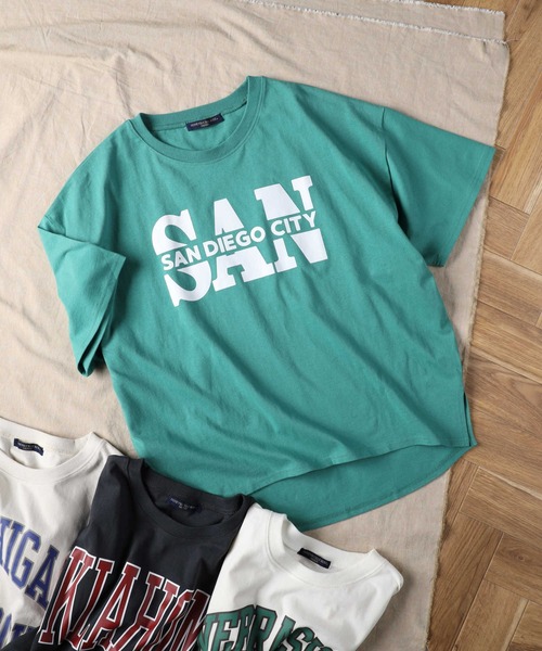 HONEYSUCKLE ROSE（ハニーサックルローズ）の「【HONEYSUCKLE ROSE】カレッジビッグロゴＴシャツ（Tシャツ/カットソー・レディース・ホワイト/グリーン/ダークグレー/ライトベージュ・M/L）」の5枚目の写真