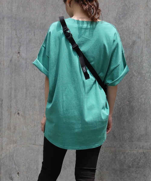 HONEYSUCKLE ROSE（ハニーサックルローズ）の「【HONEYSUCKLE ROSE】カレッジビッグロゴＴシャツ（Tシャツ/カットソー・レディース・ホワイト/グリーン/ダークグレー/ライトベージュ・M/L）」の12枚目の写真