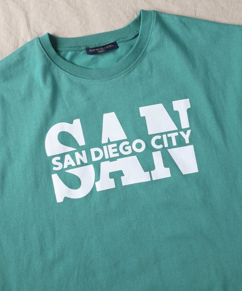 HONEYSUCKLE ROSE（ハニーサックルローズ）の「【HONEYSUCKLE ROSE】カレッジビッグロゴＴシャツ（Tシャツ/カットソー・レディース・ホワイト/グリーン/ダークグレー/ライトベージュ・M/L）」の13枚目の写真