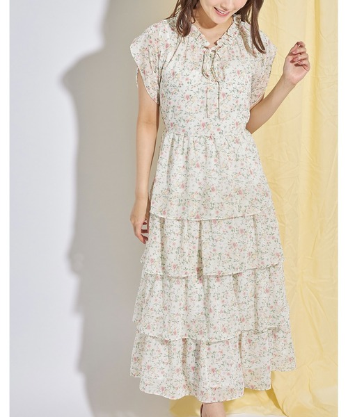 セール プチフリル リボンネックチューリップスリーブフラワープリントティアードワンピース ワンピース Tocco Closet トッコ クローゼット のファッション通販 Zozotown