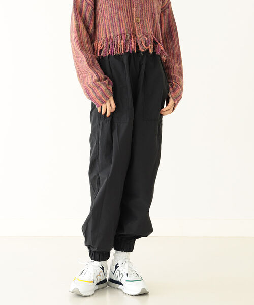 BEAMS BOY（ビームスボーイ）の「BEAMS BOY / ベイカー ジョガーパンツ 22FW（その他パンツ・レディース・ブラック/オリーブ・0/1）」の4枚目の写真