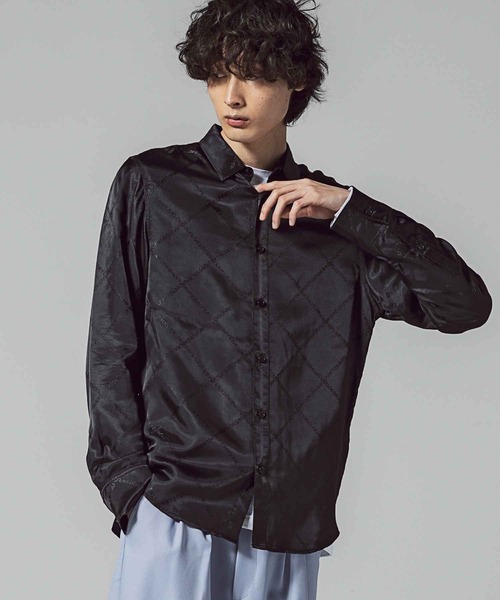 VIKTOR&ROLF(ヴィクター&ロルフ)の「VIKTOR&ROLF(ヴィクター&ロルフ)クロスロゴシャツ/FRILLED LONGSLEEVE(シャツ/ブラウス・メンズ・ブラック・46/48/50)」の1枚目の写真