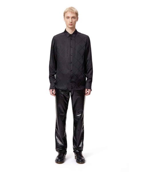 VIKTOR&ROLF(ヴィクター&ロルフ)の「VIKTOR&ROLF(ヴィクター&ロルフ)クロスロゴシャツ/FRILLED LONGSLEEVE(シャツ/ブラウス・メンズ・ブラック・46/48/50)」の17枚目の写真