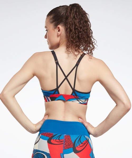 Reebok(リーボック)の「ラックス パフォーム グラフィック ストラッピー ブラ / Lux Perform Graphic Strappy Bra(スポーツブラ・レディース・ブルー系その他/ブルー/ブラック・SMALL/MEDIUM/LARGE/X-LARGE/X-SMALL)」の5枚目の写真