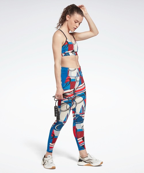 Reebok(リーボック)の「ラックス パフォーム グラフィック ストラッピー ブラ / Lux Perform Graphic Strappy Bra(スポーツブラ・レディース・ブルー系その他/ブルー/ブラック・SMALL/MEDIUM/LARGE/X-LARGE/X-SMALL)」の7枚目の写真
