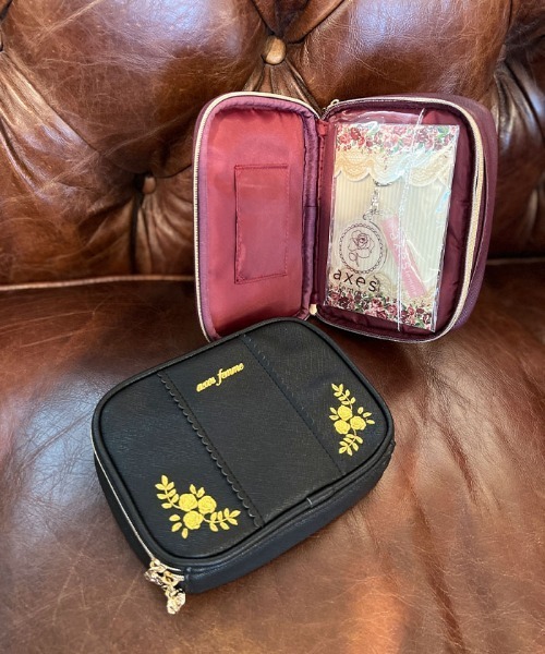 axes femme（アクシーズファム）の「ホビーメイクポーチ（ポーチ・レディース・ブラック/ワイン・FREE）」の3枚目の写真