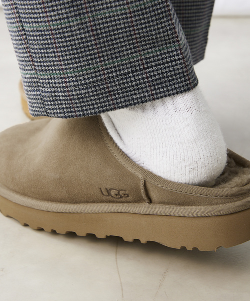UGG(アグ)の「【UGG / アグ】別注 CLASSIC SLIP-ON(スリッポン・メンズ・ベージュ・26cm/27cm/28cm)」の6枚目の写真