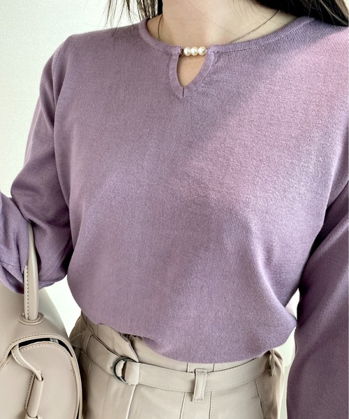 CECIL McBEE（セシルマクビー）の「3連パール付きプルオーバー（ニット/セーター・レディース・ライトグレー/ピンク/イエロー/ブラック/オフホワイト/ブルー・MEDIUM）」の8枚目の写真