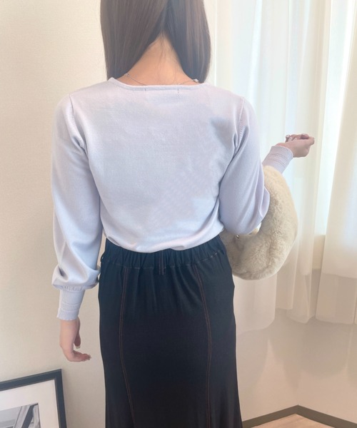 CECIL McBEE（セシルマクビー）の「3連パール付きプルオーバー（ニット/セーター・レディース・ライトグレー/ピンク/イエロー/ブラック/オフホワイト/ブルー・MEDIUM）」の13枚目の写真
