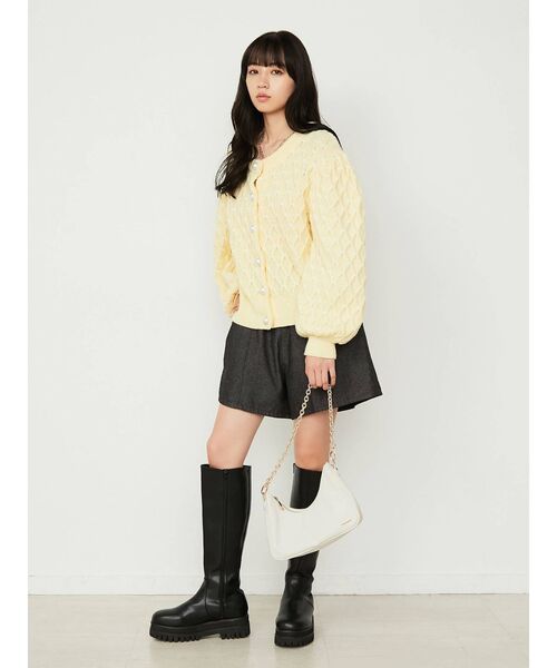 CALNAMUR（カルナムール）の「パールボタンニットカーディガン（カーディガン/ボレロ・レディース・イエロー/ブルー/アイボリー・FREE）」の8枚目の写真