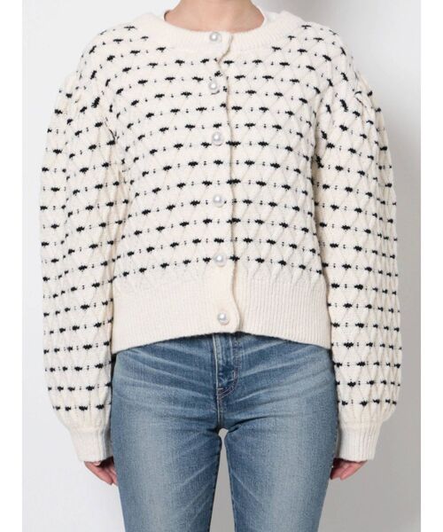 CALNAMUR（カルナムール）の「パールボタンニットカーディガン（カーディガン/ボレロ・レディース・イエロー/ブルー/アイボリー・FREE）」の9枚目の写真