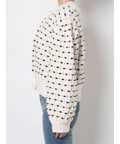 CALNAMUR（カルナムール）の「パールボタンニットカーディガン（カーディガン/ボレロ・レディース・イエロー/ブルー/アイボリー・FREE）」の10枚目の写真