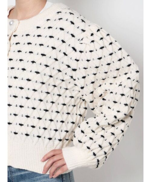 CALNAMUR（カルナムール）の「パールボタンニットカーディガン（カーディガン/ボレロ・レディース・イエロー/ブルー/アイボリー・FREE）」の13枚目の写真