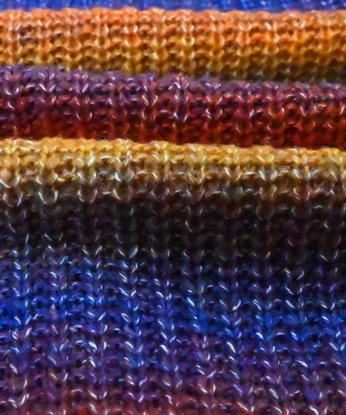 Ritzy（リッツィー）の「グラデーションボーダーボリューム袖カーディガン レディース メンズ（カーディガン/ボレロ・メンズ・グリーン/レインボー/ベージュ/ブラック・LARGE/X-LARGE/MEDIUM）」の9枚目の写真