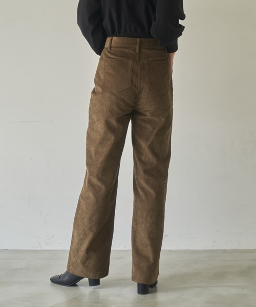 idem（イデム）の「【ZOZOTOWN限定】corduroy ufufu pants/コーデュロイストレートパンツ【Sサイズ展開あり】（その他パンツ・レディース・アイボリー/カーキ・SMALL/MEDIUM/LARGE）」の9枚目の写真