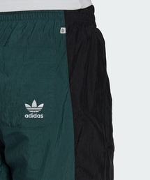 adidas（アディダス）の「アディダス Rekive トラックパンツ
