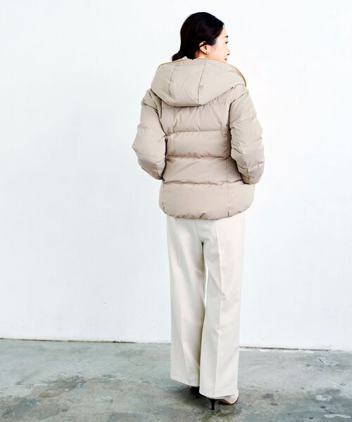 le.coeur blanc（ルクールブラン）の「ファーフードショートダウン（ダウンジャケット/コート・レディース・ベージュ/モカ/ブラック/ピンクベージュ・40/38/36）」の12枚目の写真